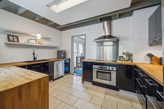 230 E 25th Street, Houston, TX 77008