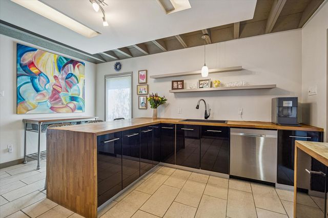230 E 25th Street, Houston, TX 77008