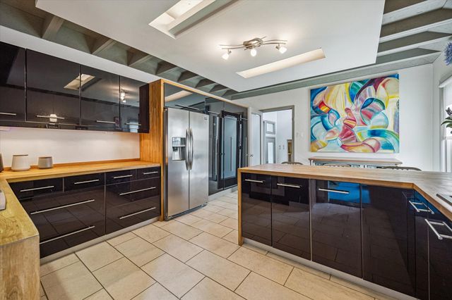 230 E 25th Street, Houston, TX 77008