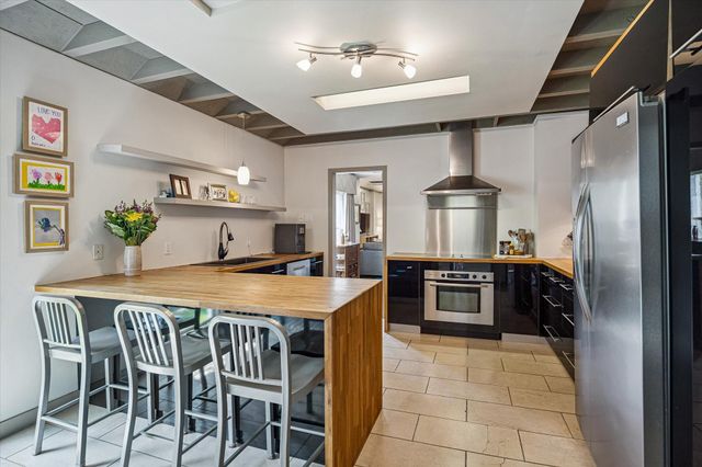 230 E 25th Street, Houston, TX 77008