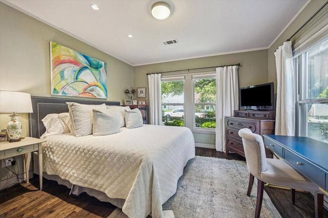 230 E 25th Street, Houston, TX 77008