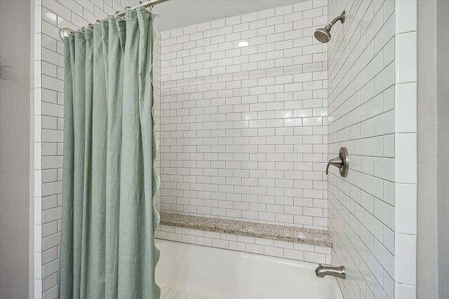 230 E 25th Street, Houston, TX 77008