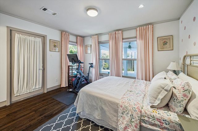 230 E 25th Street, Houston, TX 77008