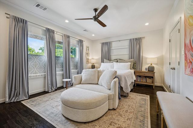 230 E 25th Street, Houston, TX 77008