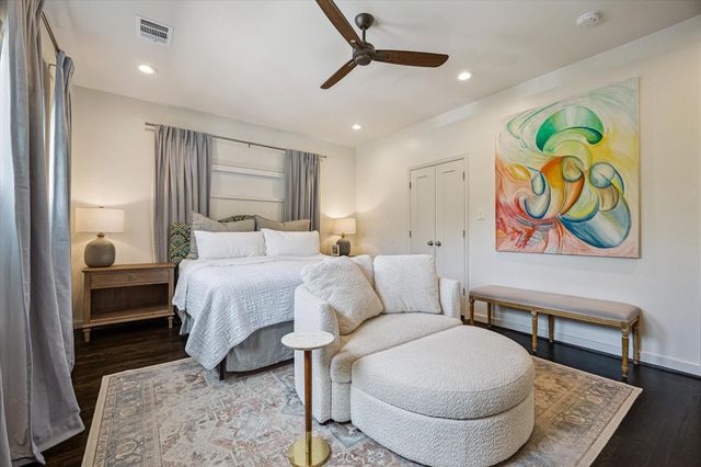 230 E 25th Street, Houston, TX 77008