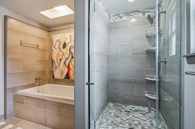 230 E 25th Street, Houston, TX 77008