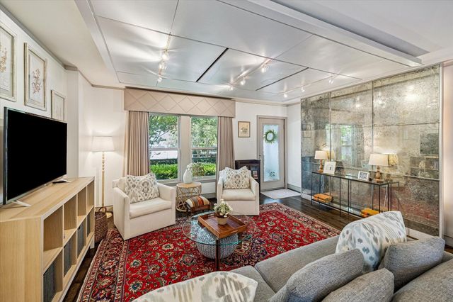 230 E 25th Street, Houston, TX 77008