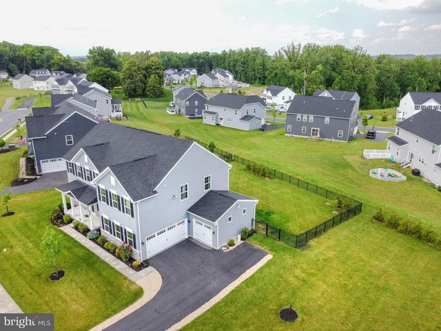 106 CARDINAL CT, Avondale, PA 19311