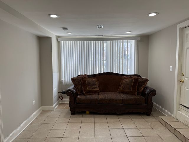 4948 S Winchester Avenue G, Chicago, IL 60609