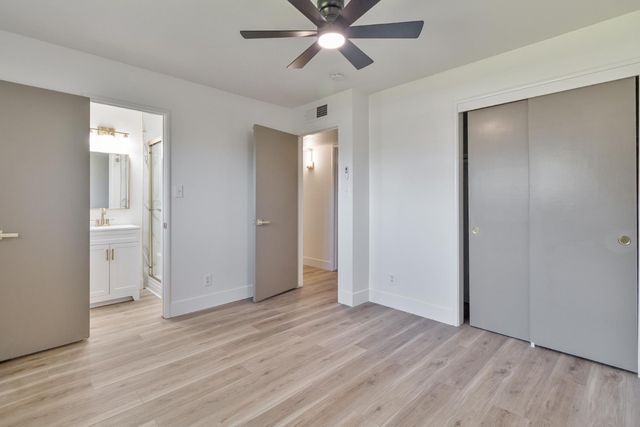 896 W Holland Avenue, Clovis, CA 93612