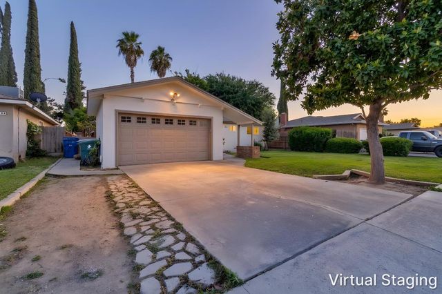 896 W Holland Avenue, Clovis, CA 93612