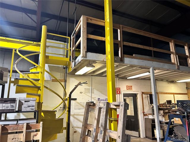 881 E 57th Avenue, Denver, CO 80216