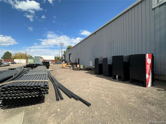 881 E 57th Avenue, Denver, CO 80216