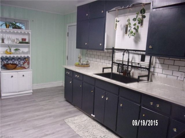 3900 Oak Grove Avenue, Greensboro, NC 27405