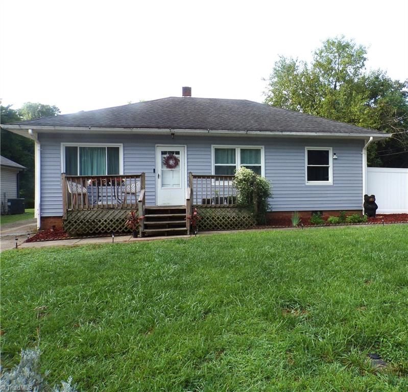3900 Oak Grove Avenue, Greensboro, NC 27405