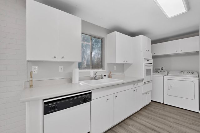 11525 Mahlon Avenue NE, Albuquerque, NM 87112