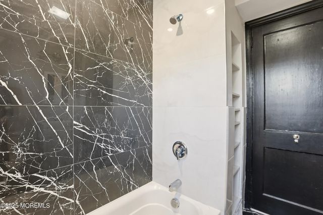 22 Oak Ridge Parkway, Toms River, NJ 08755