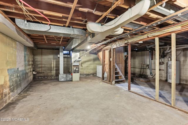 22 Oak Ridge Parkway, Toms River, NJ 08755