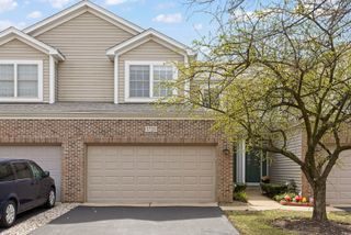 1728 Pershing Avenue 3, Wheaton, IL 60189