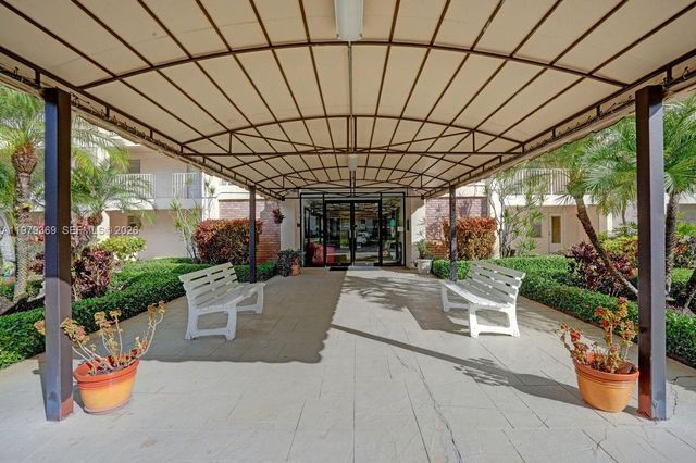 2651 S Course Drive 203, Pompano Beach, FL 33069