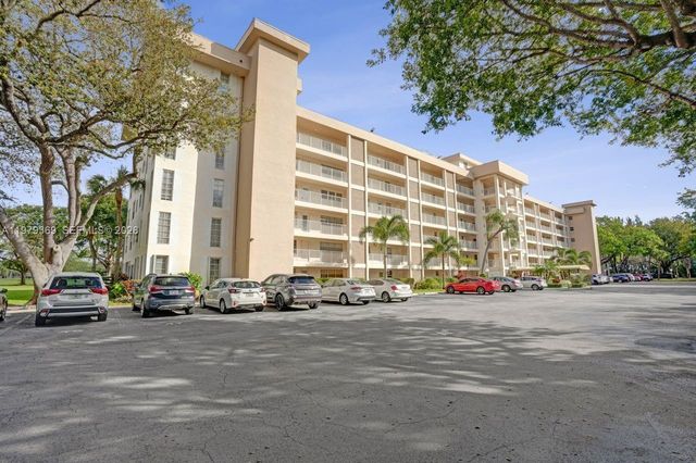 2651 S Course Drive 203, Pompano Beach, FL 33069