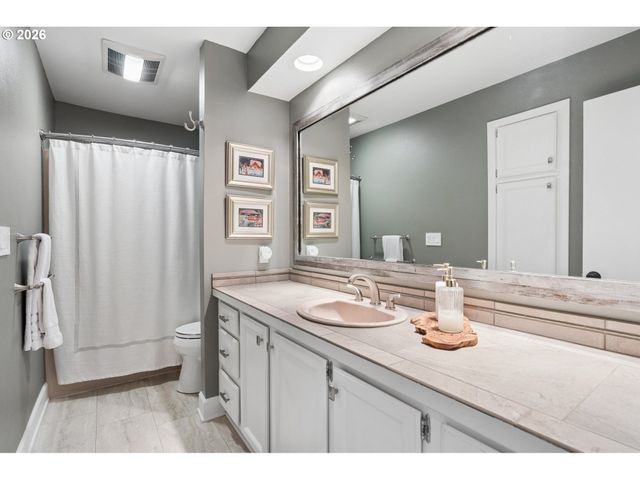 12530 Sw 58TH Ave, Portland, OR 97219