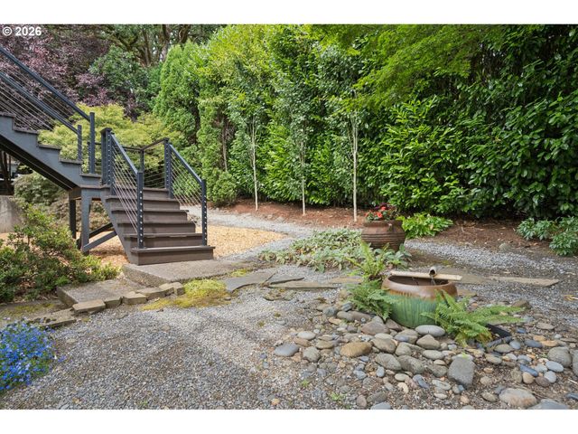 12530 Sw 58TH Ave, Portland, OR 97219