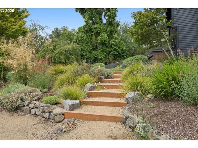 12530 Sw 58TH Ave, Portland, OR 97219