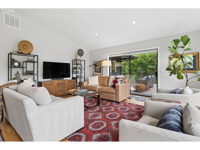 12530 Sw 58TH Ave, Portland, OR 97219