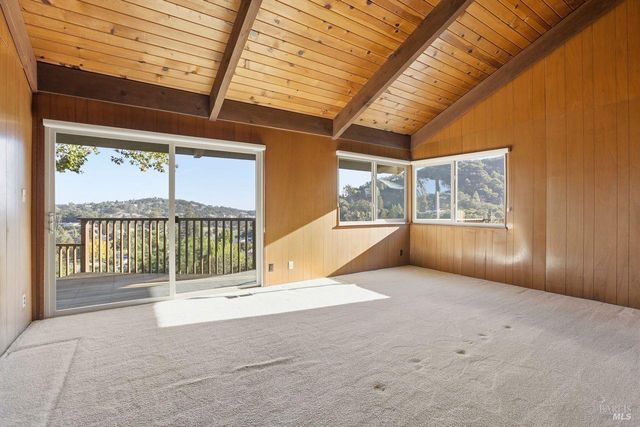 16 Burning Tree Dr, Novato, CA 94949