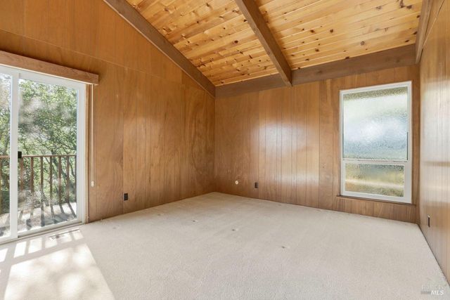 16 Burning Tree Dr, Novato, CA 94949