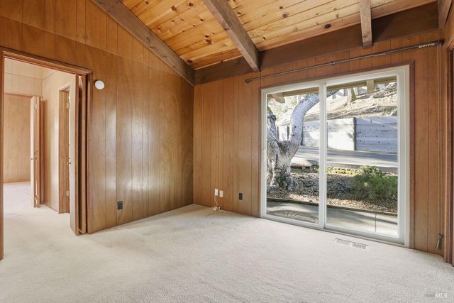 16 Burning Tree Dr, Novato, CA 94949