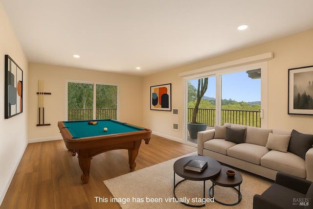 16 Burning Tree Dr, Novato, CA 94949