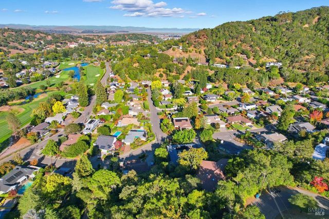 16 Burning Tree Dr, Novato, CA 94949