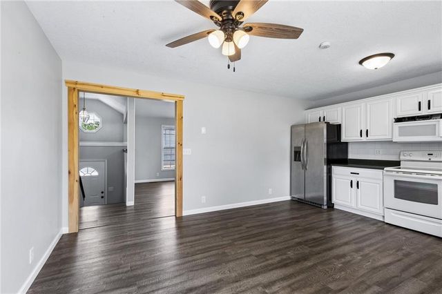 808 Pine Crest Avenue, Kearney, MO 64060