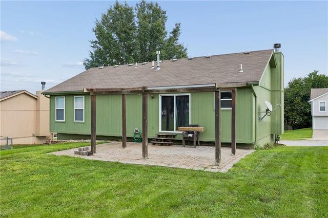 808 Pine Crest Avenue, Kearney, MO 64060
