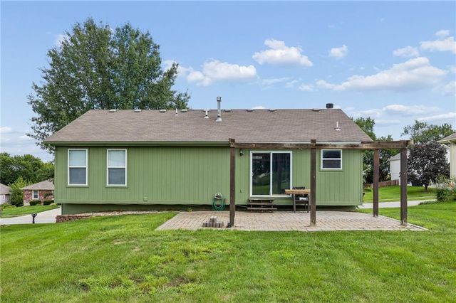 808 Pine Crest Avenue, Kearney, MO 64060