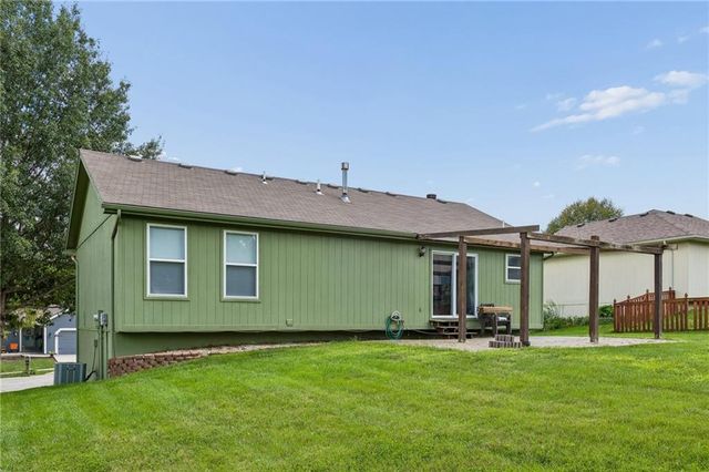 808 Pine Crest Avenue, Kearney, MO 64060