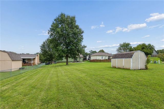 808 Pine Crest Avenue, Kearney, MO 64060