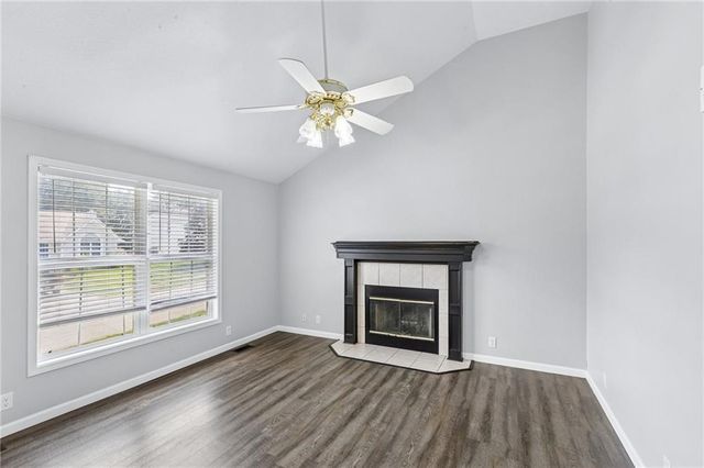 808 Pine Crest Avenue, Kearney, MO 64060