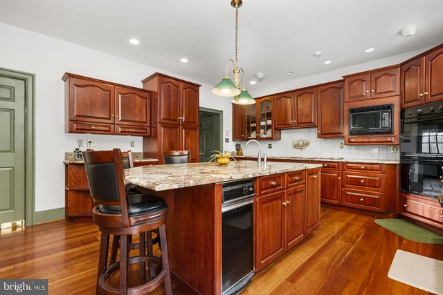 21 BASSETT HUNT LN, Glenmoore, PA 19343