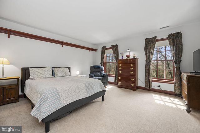 21 BASSETT HUNT LN, Glenmoore, PA 19343