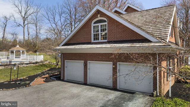 21 BASSETT HUNT LN, Glenmoore, PA 19343