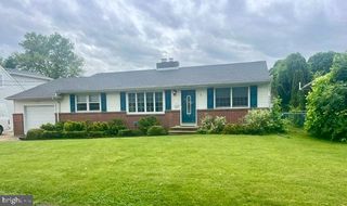10 SPRUCE AVE, Bordentown, NJ 08505
