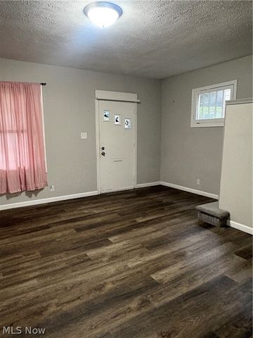 768 Garfield Street, Akron, OH 44310