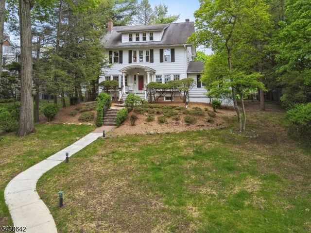 82 Arlington Ave, Caldwell Boro Twp., NJ 07006