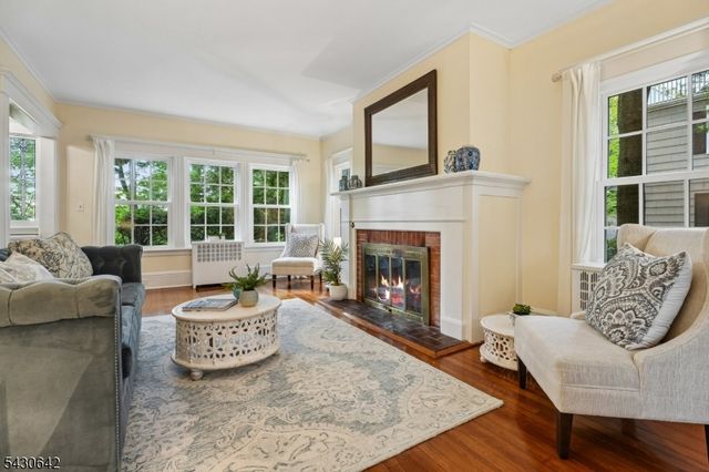 82 Arlington Ave, Caldwell Boro Twp., NJ 07006