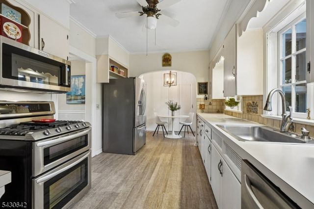 82 Arlington Ave, Caldwell Boro Twp., NJ 07006