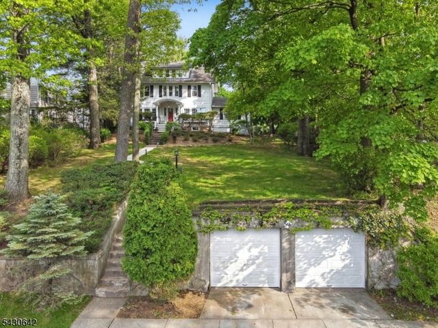 82 Arlington Ave, Caldwell Boro Twp., NJ 07006