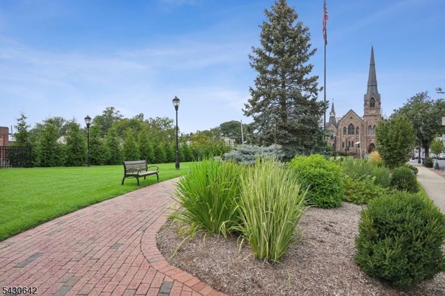82 Arlington Ave, Caldwell Boro Twp., NJ 07006
